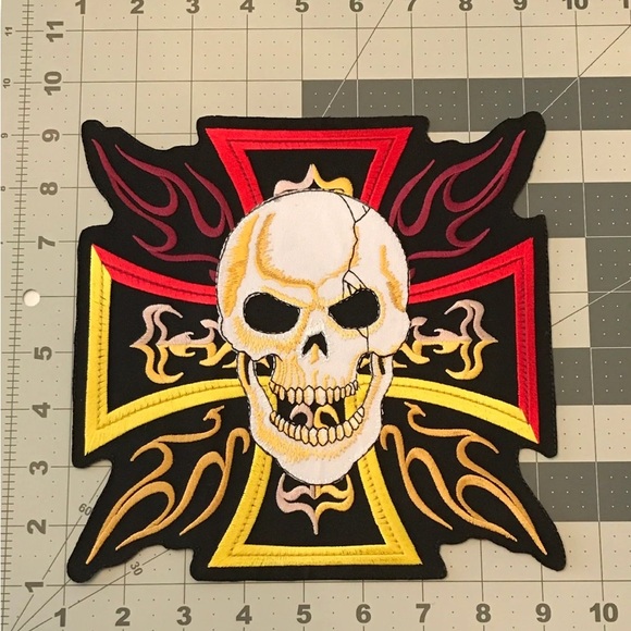 Large Skull Cross Back Patch Biker Iron or Sew on Patch Biker - Picture 3 of 4